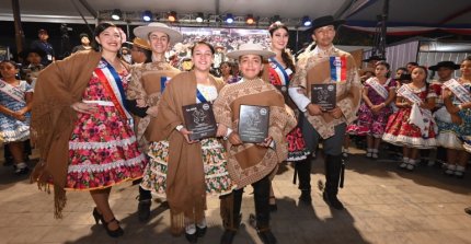 La emoción de los triunfadores del II Campeonato Nacional de Cueca de Huasa en Rancagua
